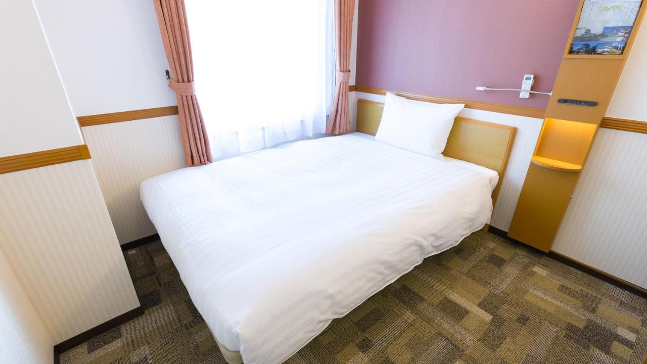 Toyoko Inn Yokohama Sakuragicho חדר תמונה